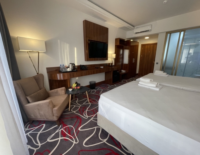 Делюкс 2-местный 1-комнатный делюкс с большим балконом (3,4,5 этаж) вид на море - Отель Гранд Отель Сухум / Grand Hotel Sukhum