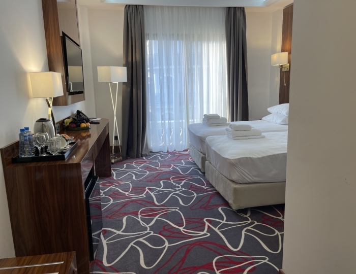 Улучшенный 2-местный 1-комнатный улучшенный большой балкон (2,3 этаж) вид на город - Отель Гранд Отель Сухум / Grand Hotel Sukhum