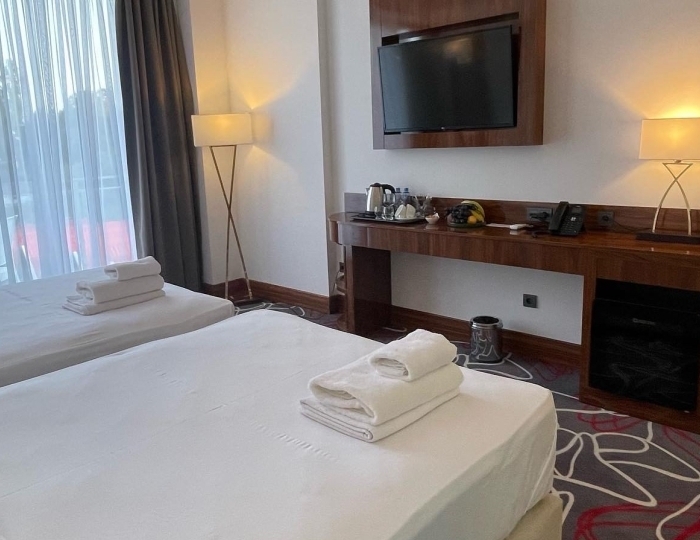 Улучшенный 2-местный 1-комнатный улучшенный большой балкон (2,3 этаж) вид на море - Отель Гранд Отель Сухум / Grand Hotel Sukhum